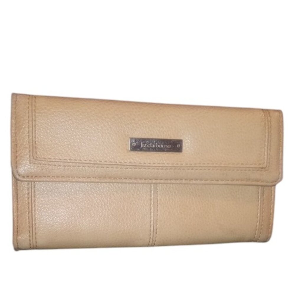 Liz Claiborne | Tan | long wallet | GUC